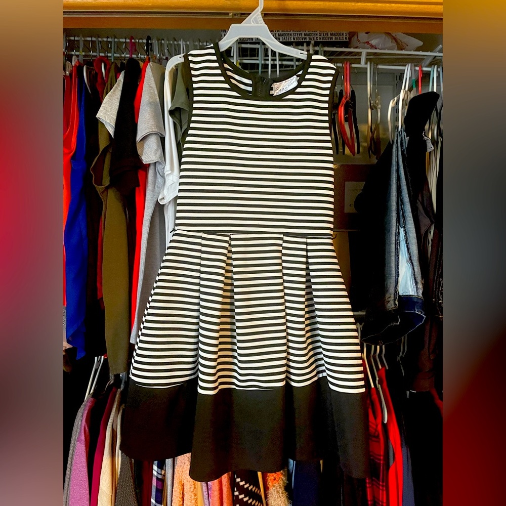 Girls black and white dress